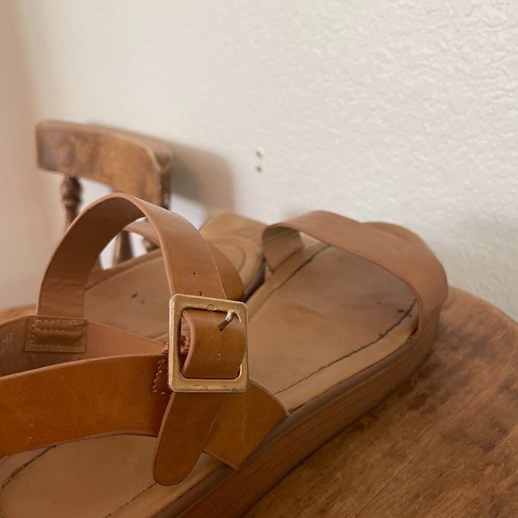 Brown micro platform sandal - Picture 4 of 4